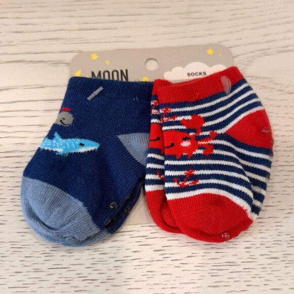 Moon and Stars Lot 2 Whales & Crabs Bandana Bibs and Matching Socks NWT - Picture 7 of 10